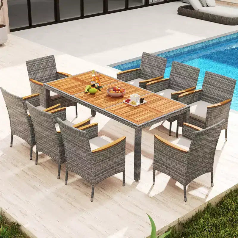 Costway 9-teiliges Patio-Esszimmerset für 8 Personen mit Tisch, PE-Rattanstühlen und 2 Sonnenschirmöffnungen, Marineblau/Weiß