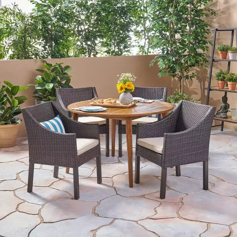 Christopher Knight Home Torrence 5-teiliges Outdoor-Esszimmer-Set aus Akazienholz und Flechtwerk mit Sitzkissen