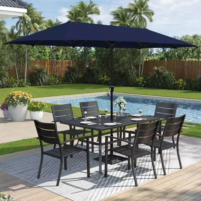 Captiva Designs 8-teiliges Ess-Set aus Stahl mit Lamellen-Tischplatte für die Terrasse, Metallstühle mit gestreifter Rückenlehne und Sonnenschirm