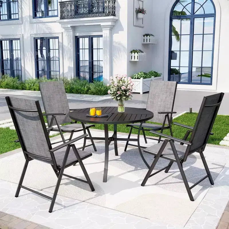 Captiva Designs 5-teiliges Outdoor-Ess-Set mit 7-fach verstellbaren Klappstühlen und rundem Metalltisch mit Sonnenschirmöffnung
